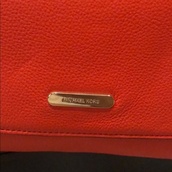 Michael Kors orange clutch - Picture 3 of 6